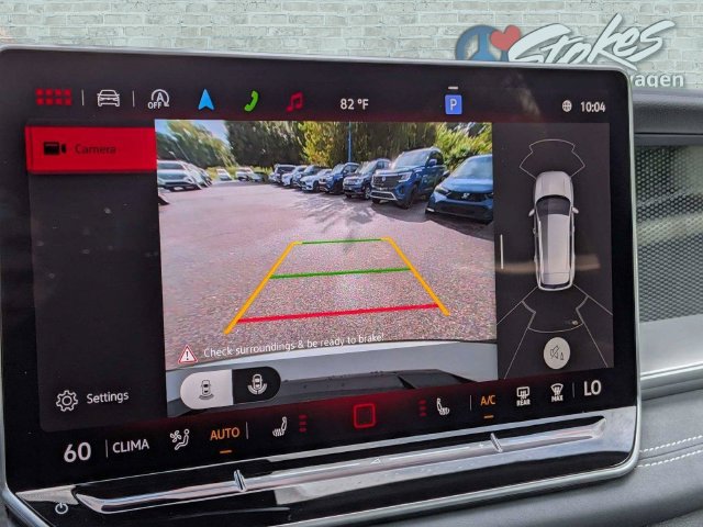 Certified 2025 Volkswagen Tiguan SE R-Line FWD image 22