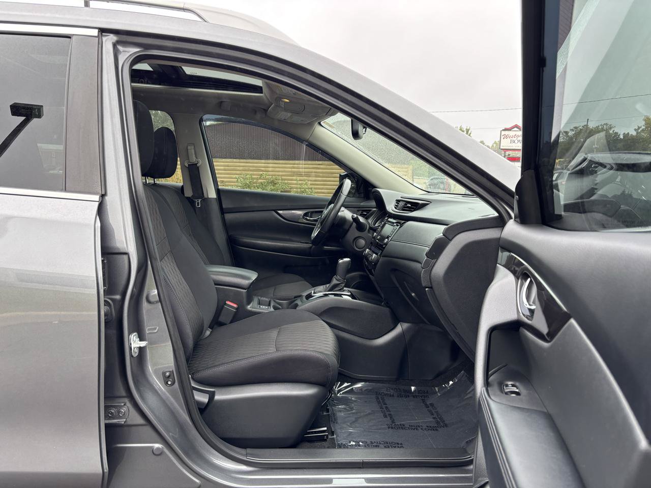 Used 2018 Nissan Rogue SV w/ Sun & Sound Touring Package AWD/4WD image 42