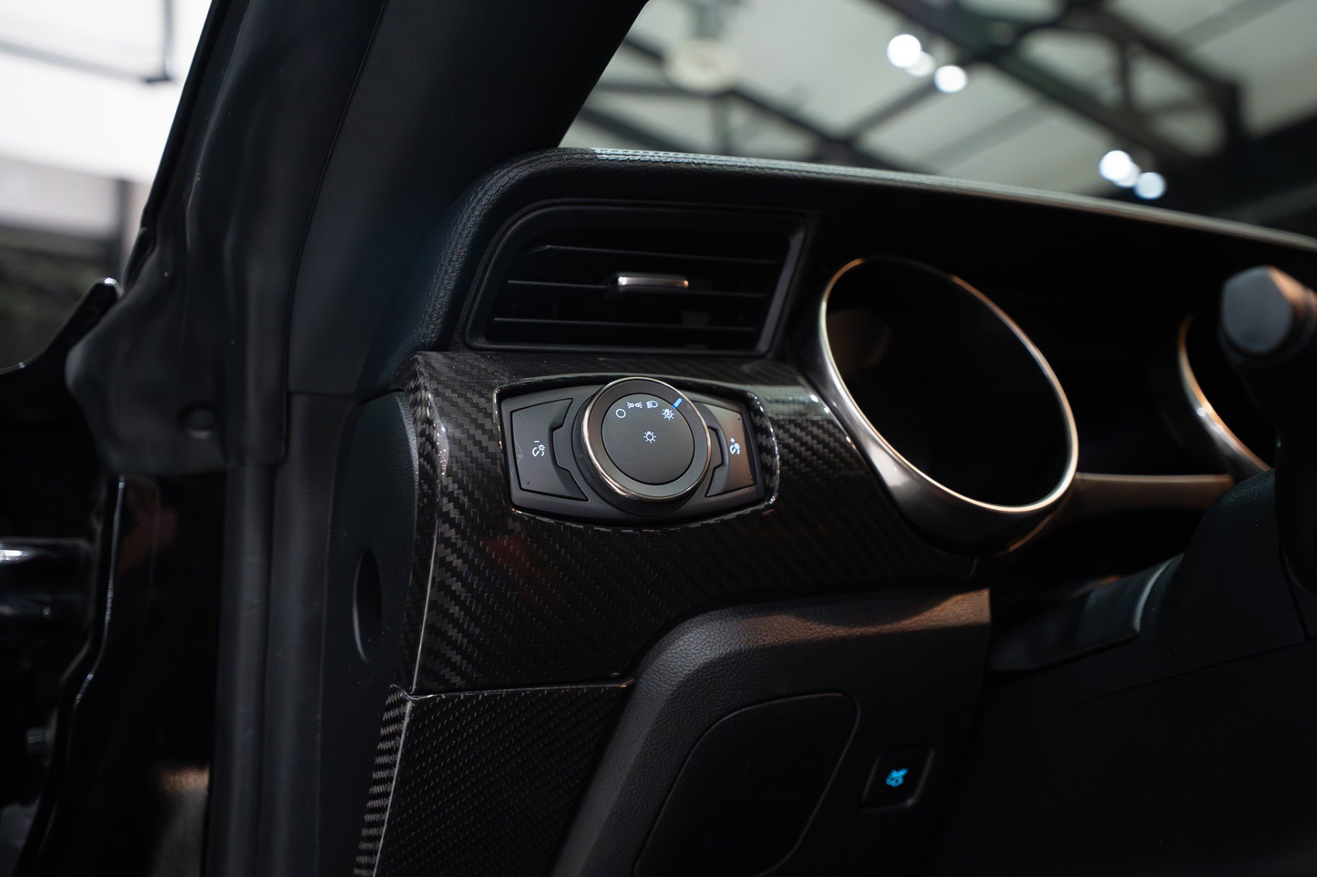 Used 2019 Ford Mustang Shelby GT350R w/ GT350R Equipment Group 920A RWD image 10