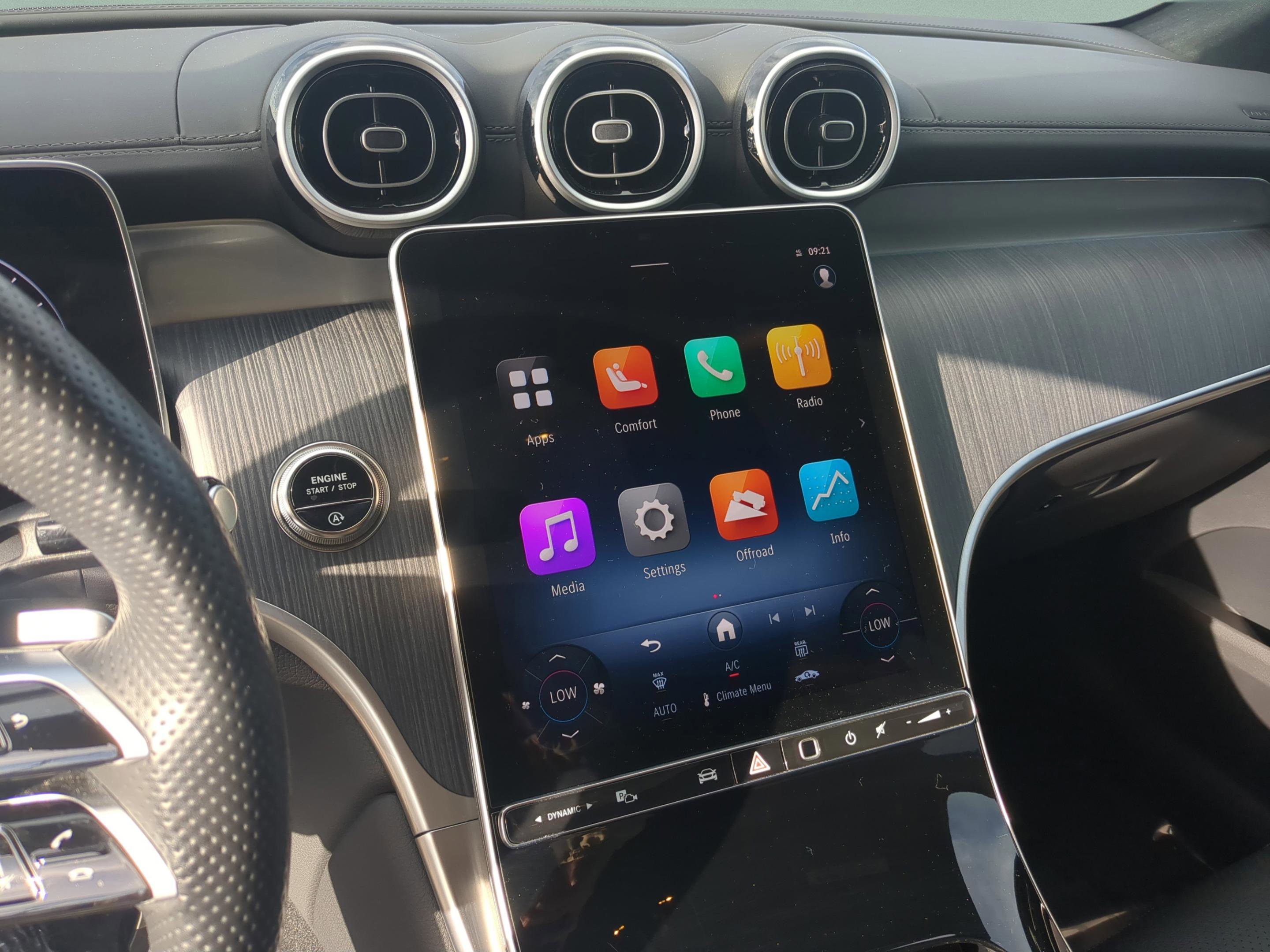 Certified 2025 Mercedes-Benz GLC 300 4MATIC image 33