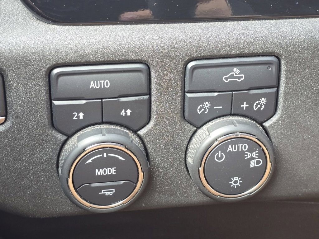 Used 2023 Chevrolet Silverado 1500 LT image 28