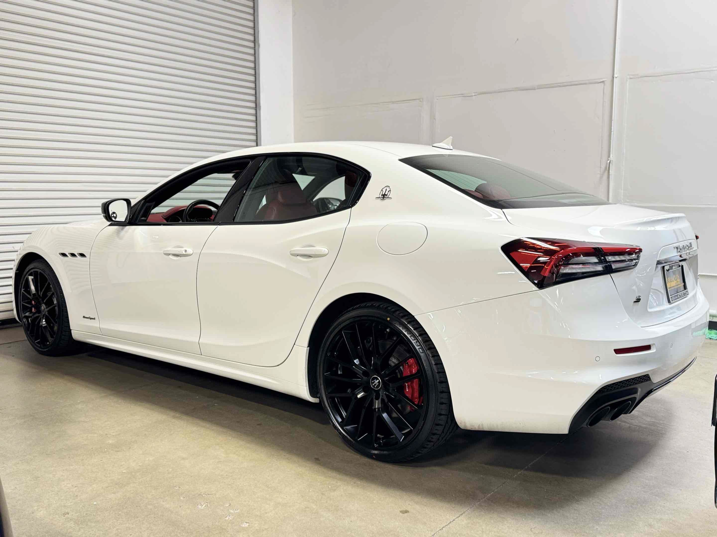 Used 2021 Maserati Ghibli S GranSport RWD image 4