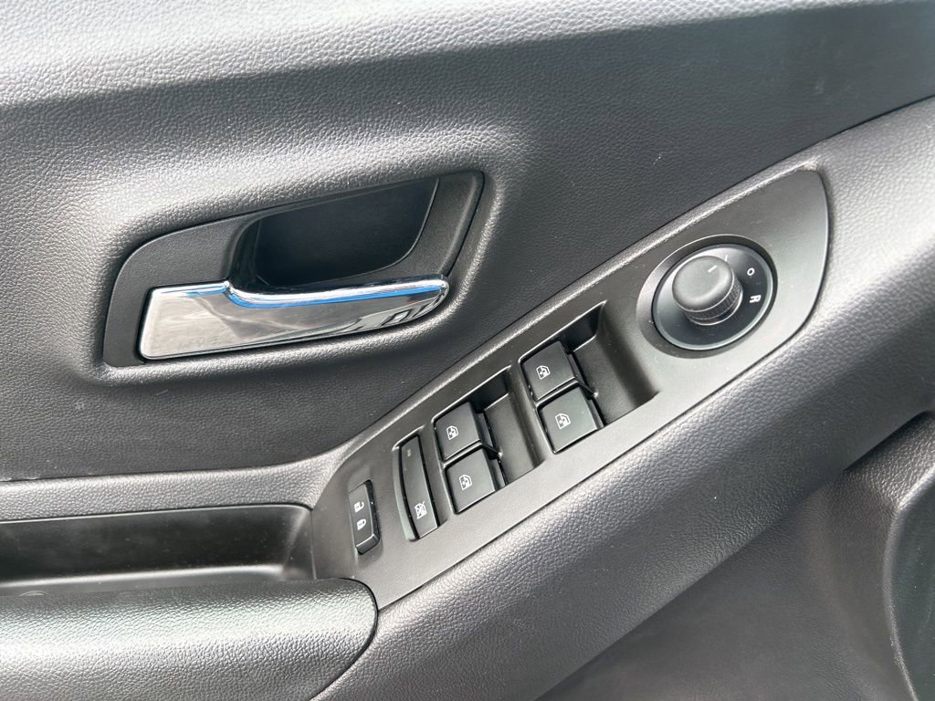Used 2022 Chevrolet Trax LS w/ Tint and Cruise Package image 14