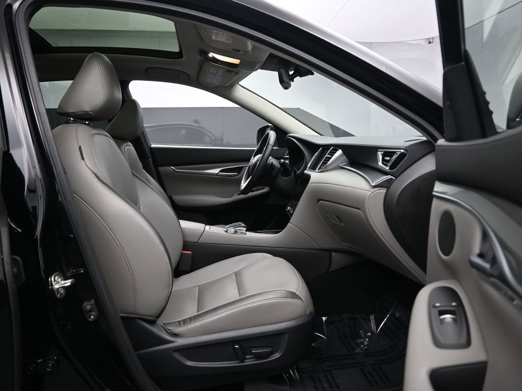 Used 2024 INFINITI QX50 Luxe image 32