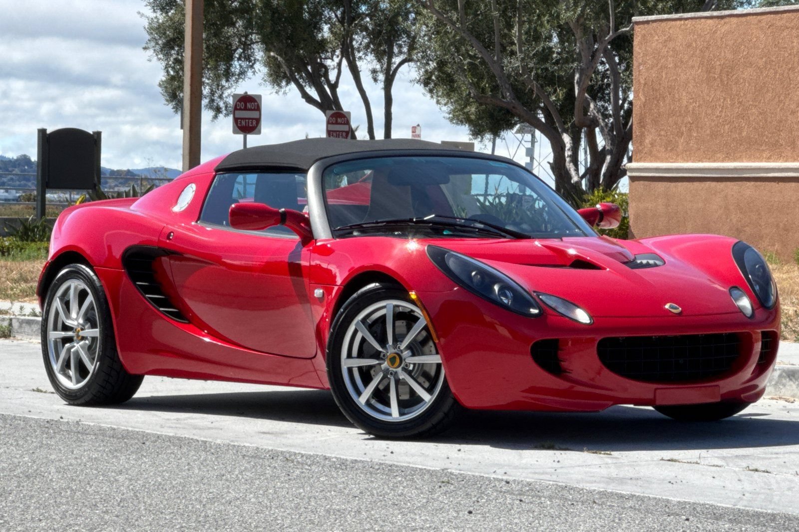 Used 2005 Lotus Elise RWD image 3