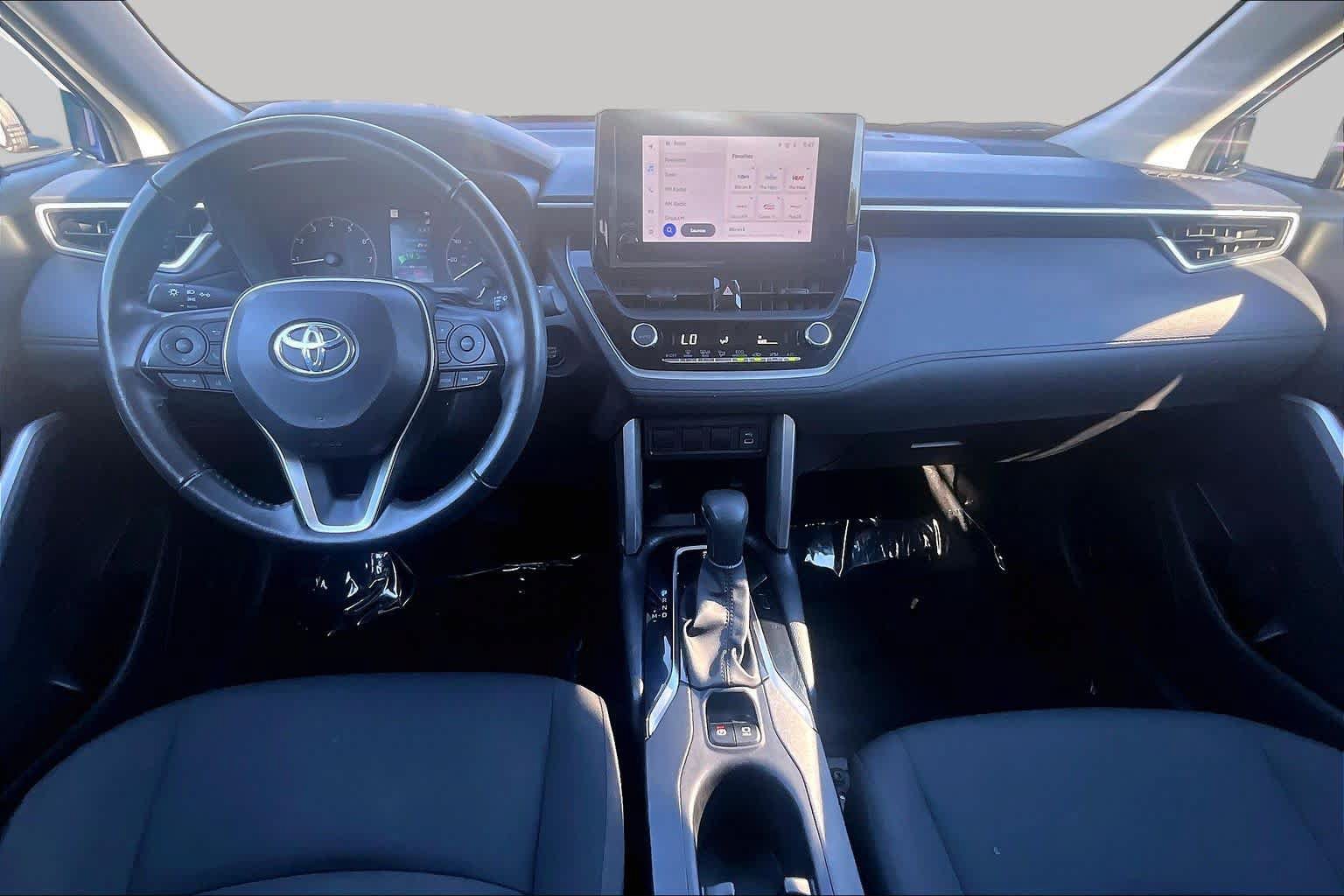 Used 2024 Toyota Corolla Cross LE AWD/4WD image 14