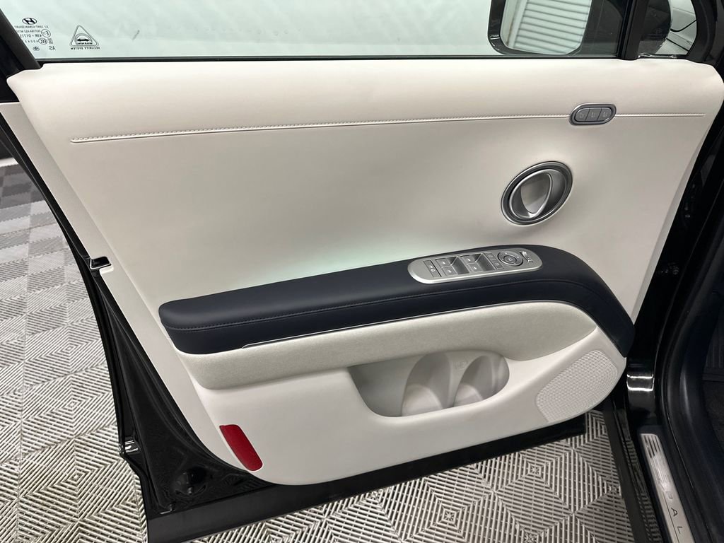 Used 2026 Hyundai Palisade Calligraphy image 11