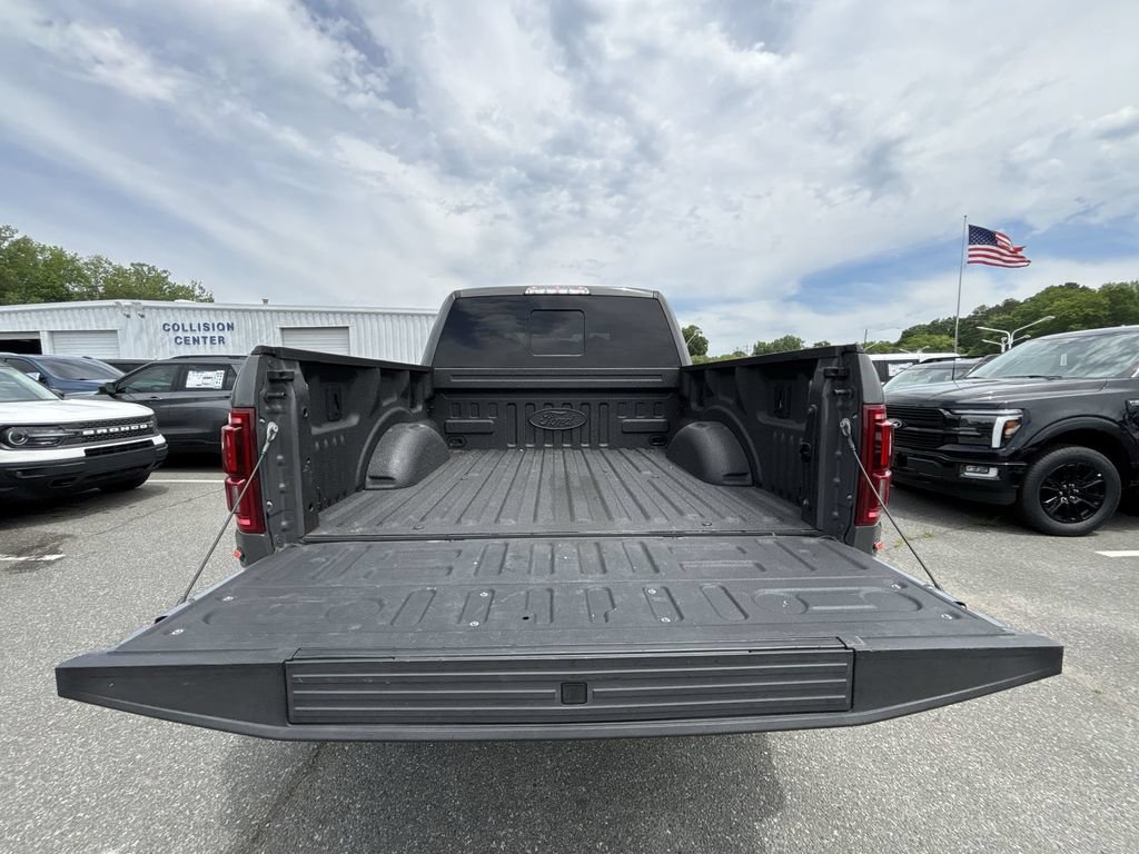 Used 2020 Ford F150 Raptor w/ Equipment Group 802A Luxury AWD/4WD image 22