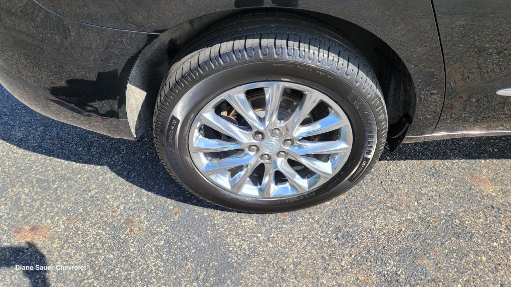 Used 2021 Buick Enclave Essence w/ Sound and Sites Package AWD/4WD image 13
