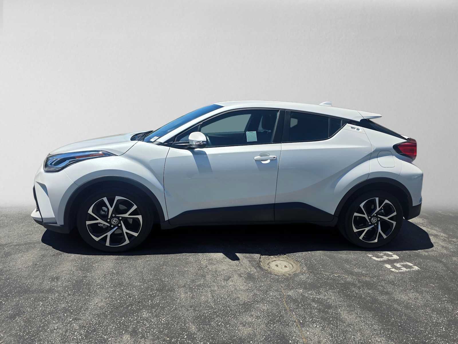 Used 2022 Toyota C-HR XLE FWD image 6