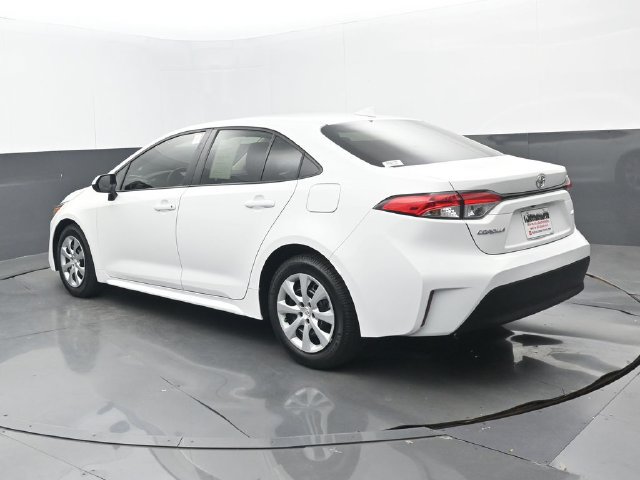Used 2025 Toyota Corolla LE FWD image 3