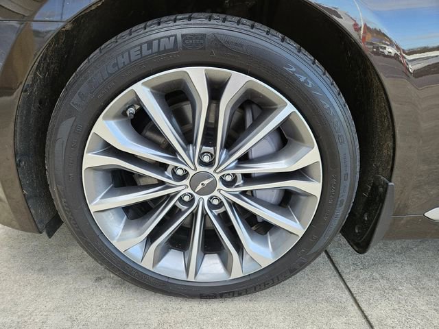 Used 2015 Hyundai Genesis 3.8 image 9