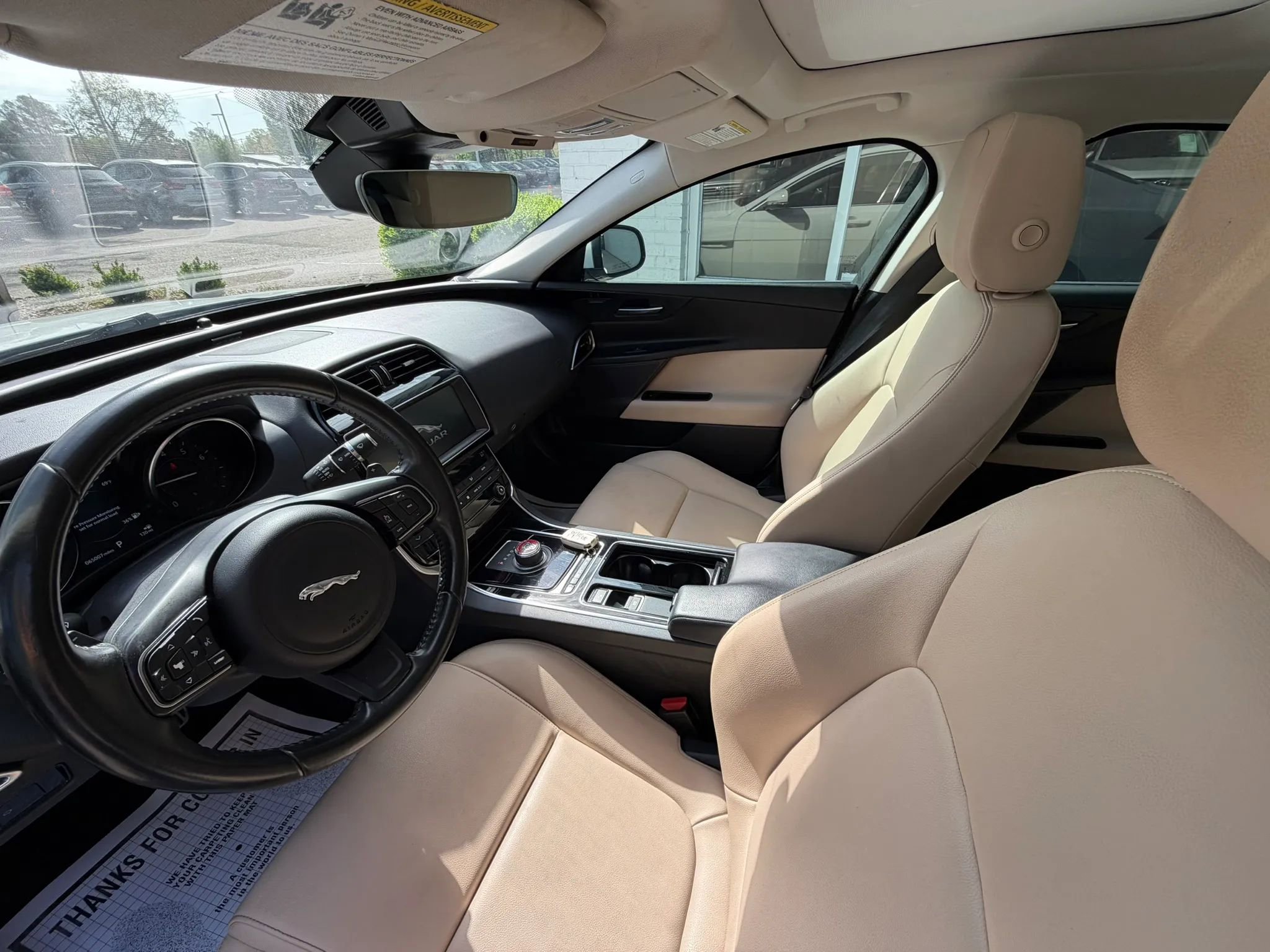 Used 2019 Jaguar XE Premium image 21