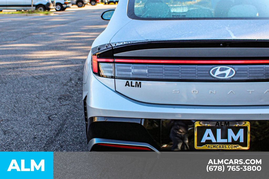 Used 2025 Hyundai Sonata SEL FWD image 12