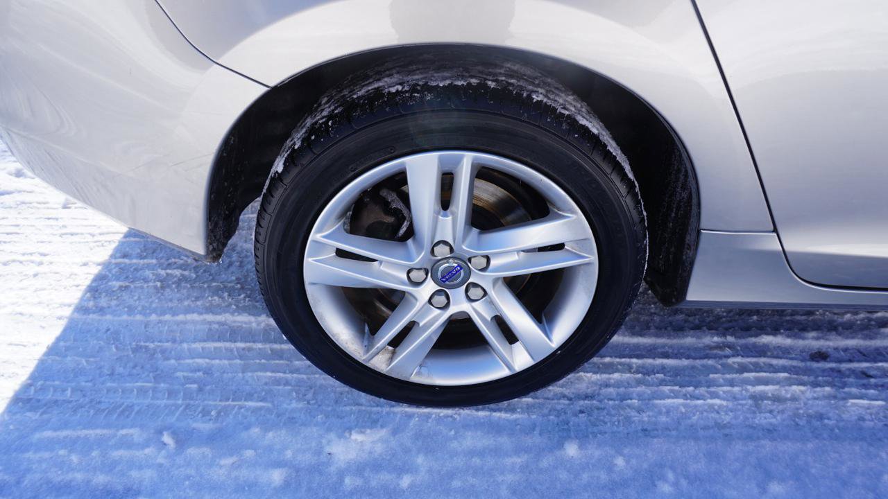 Used 2015 Volvo V60 T5 Premier w/ Convenience Package AWD/4WD image 11