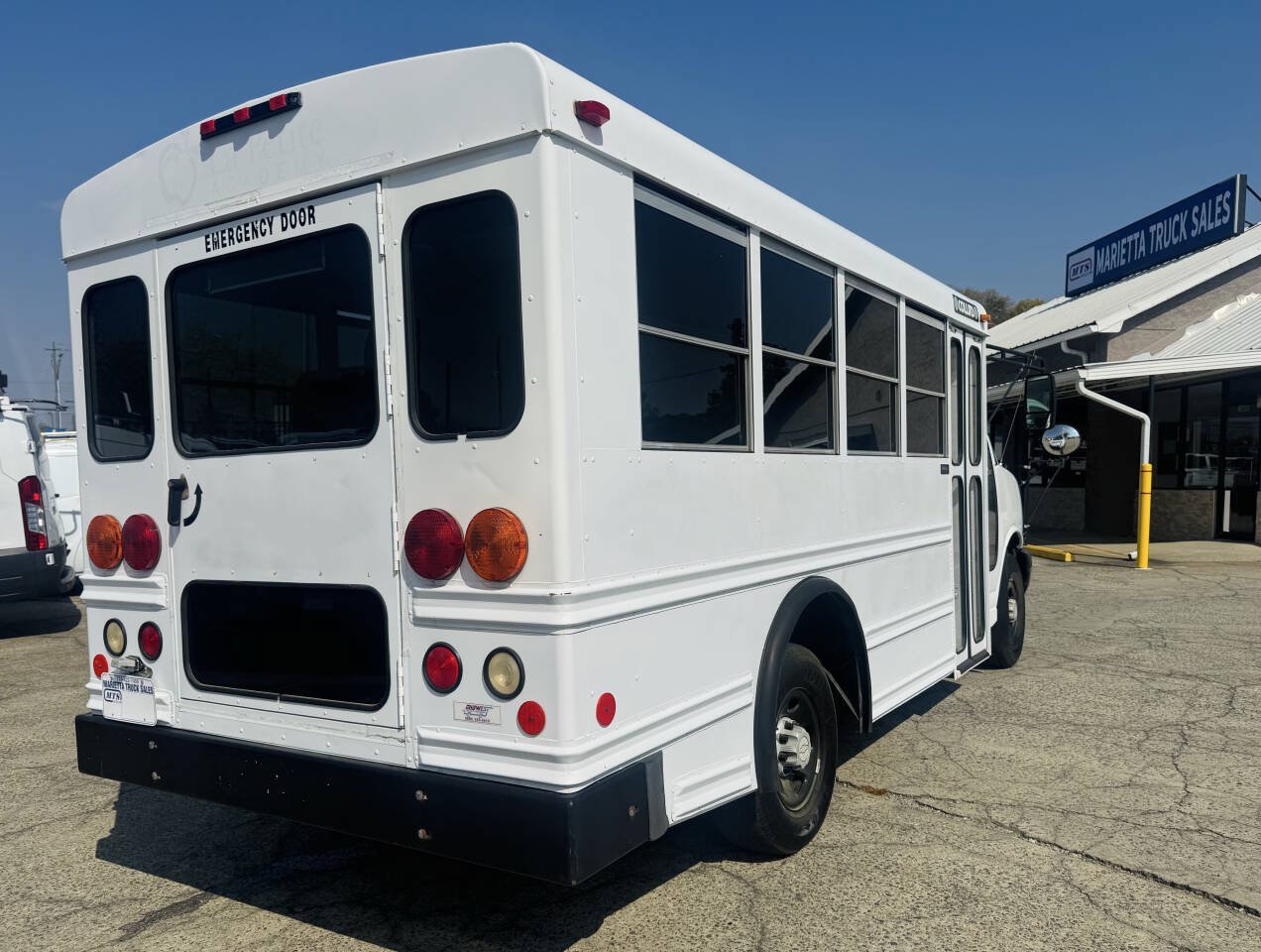 Used 2007 Chevrolet Express 3500 w/ School Bus Package RWD image 9