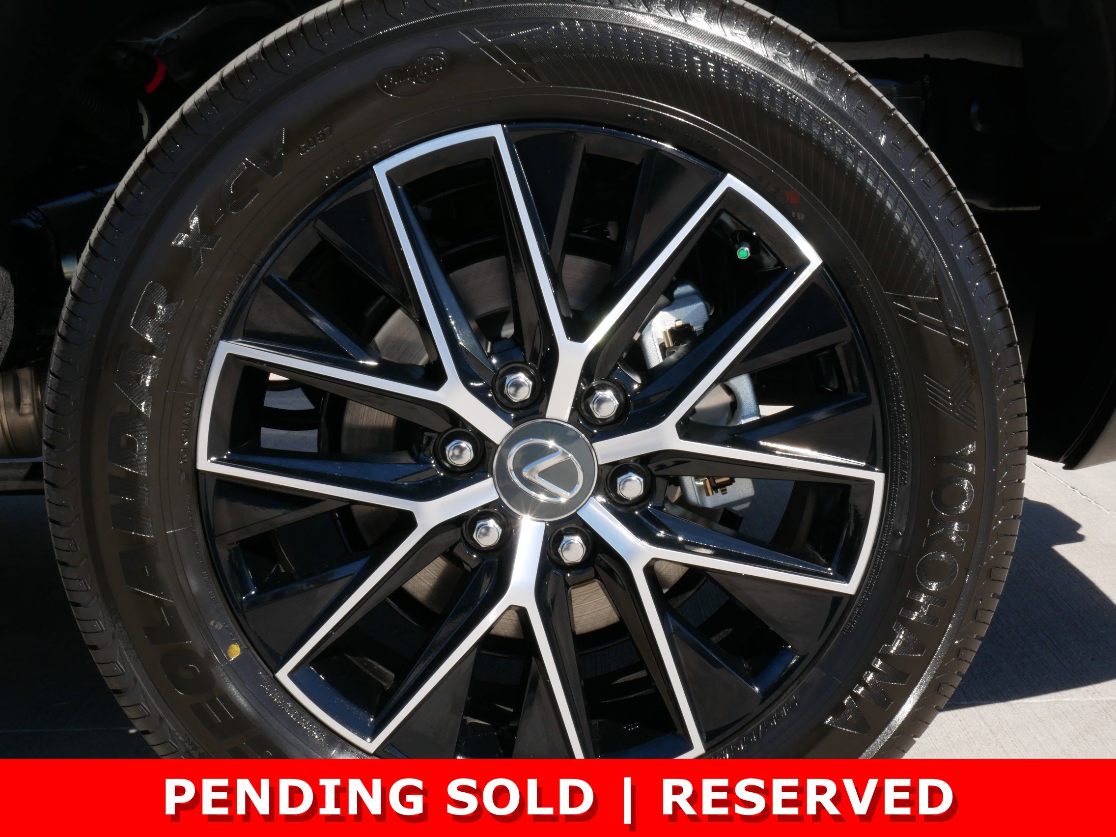 New 2026 Lexus GX 550 w/ Cold Area Package AWD/4WD image 17