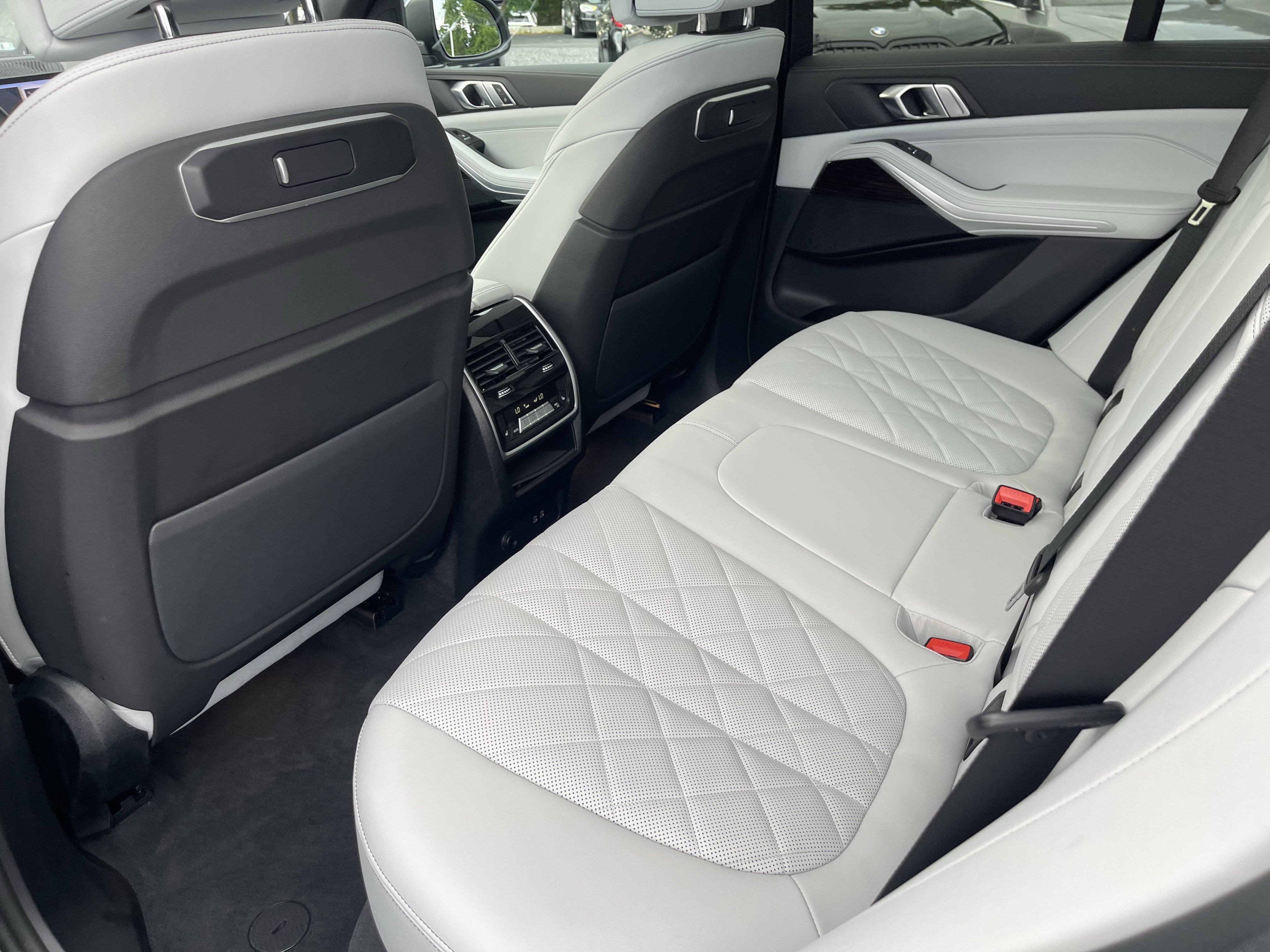 Used 2025 BMW X5 xDrive40i w/ Climate Comfort Package AWD/4WD image 17
