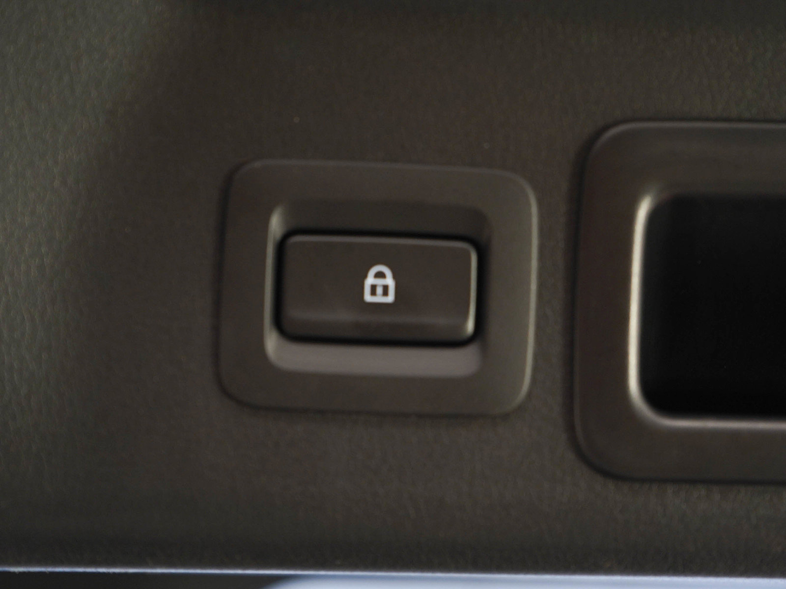 Used 2022 MAZDA MX-30 Electric w/ Premium Plus Pkg FWD image 18