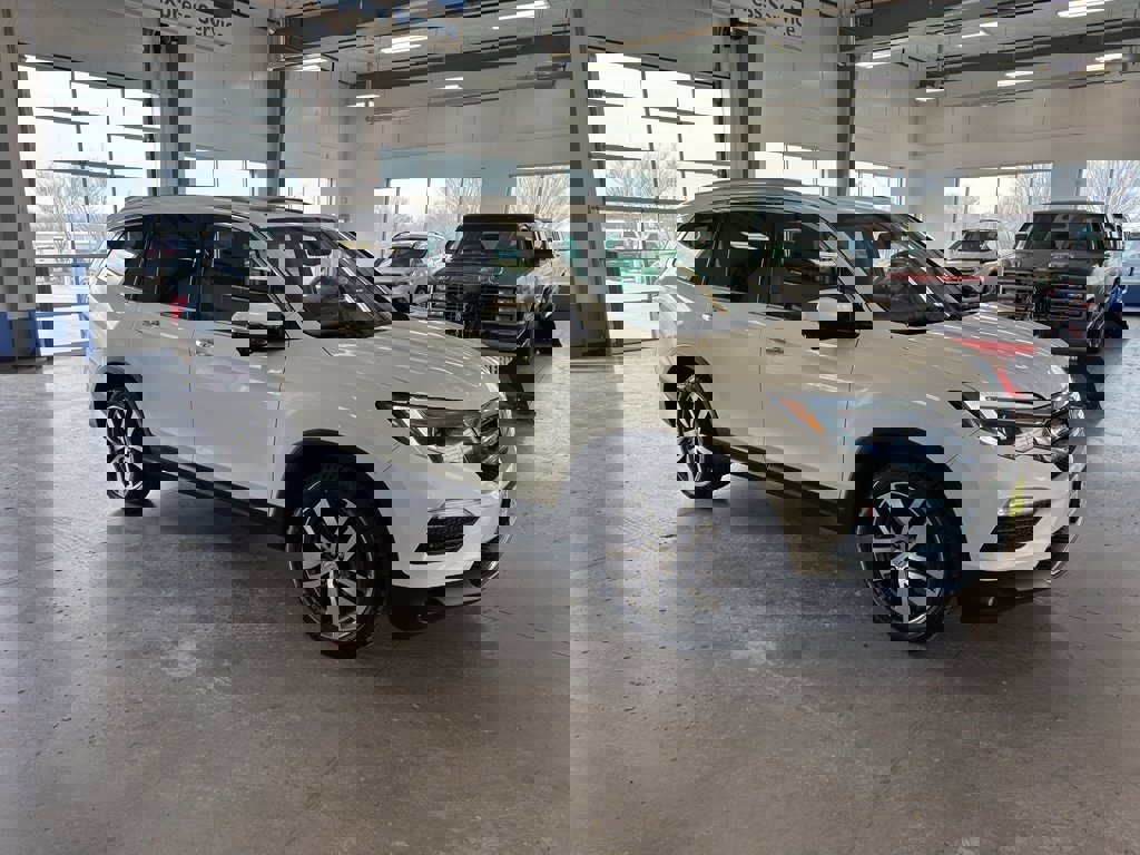 Used 2017 Honda Pilot Touring image 7