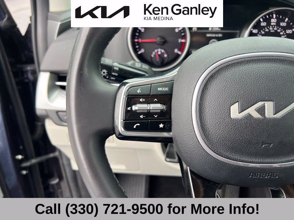 Certified 2024 Kia Carnival LX FWD image 29