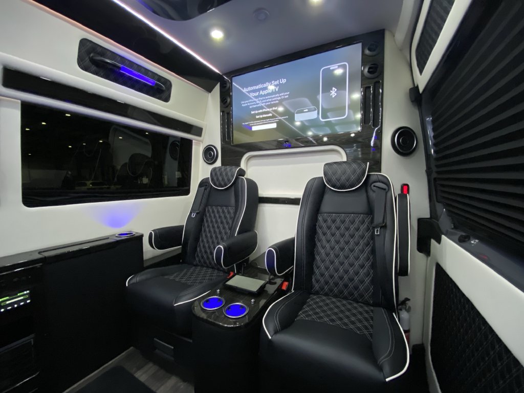 Used 2025 Mercedes-Benz Sprinter 3500 image 19
