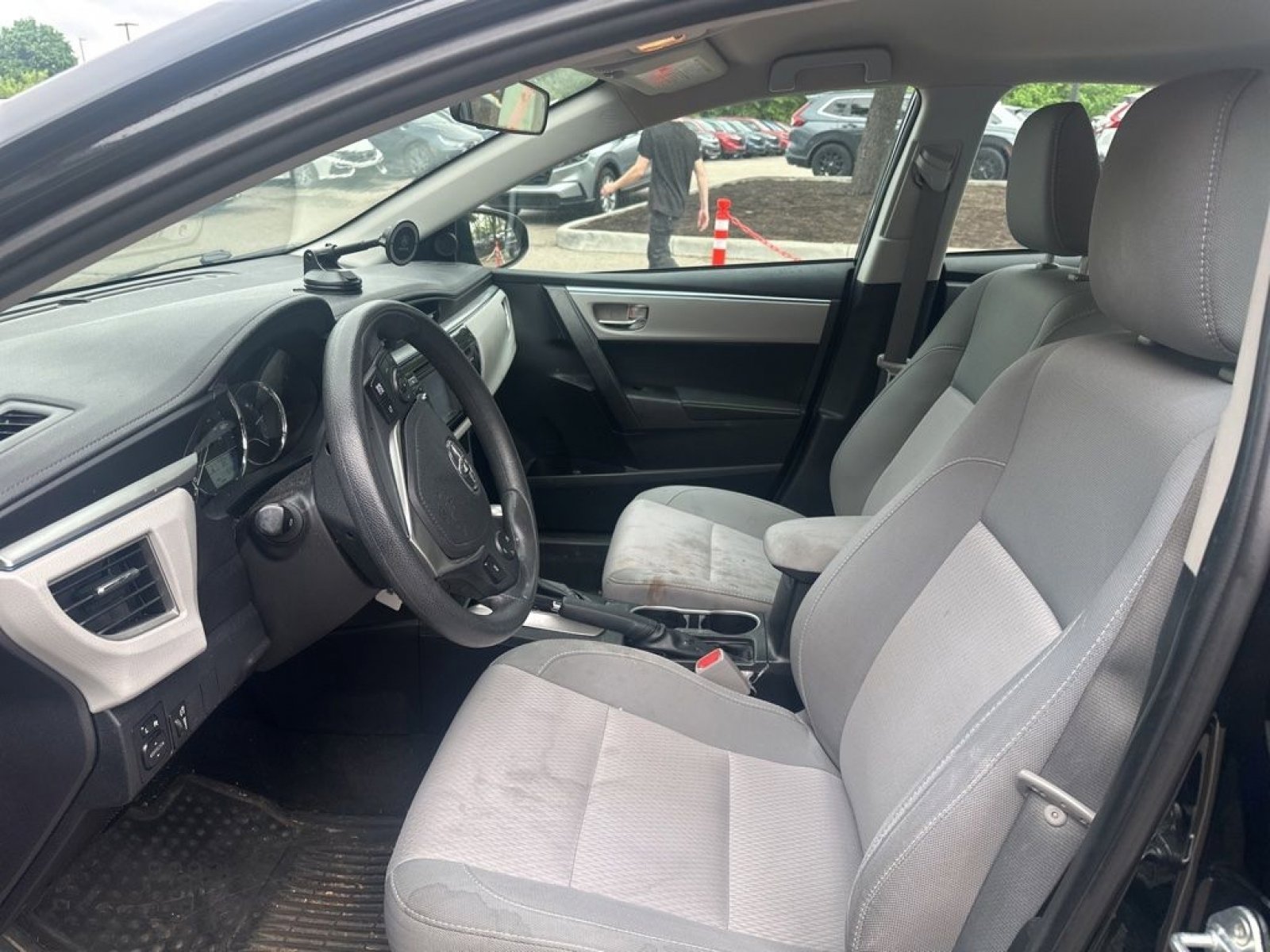 Used 2015 Toyota Corolla LE FWD image 10