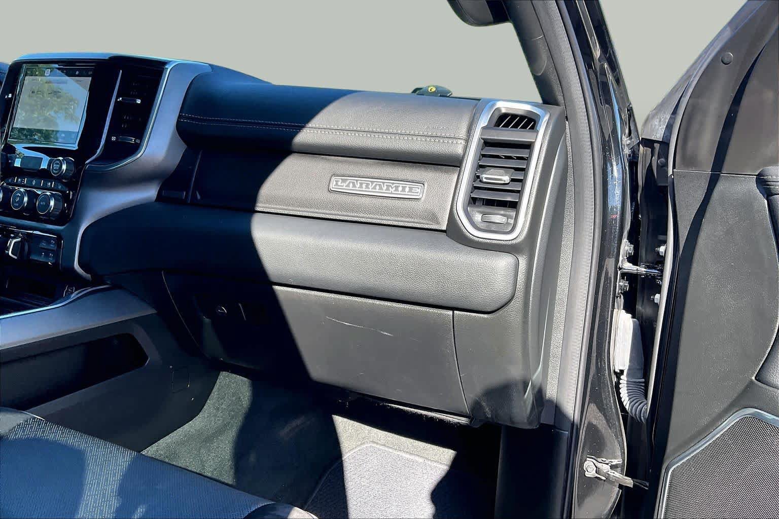 Used 2022 RAM 1500 Laramie AWD/4WD image 17
