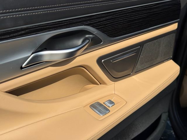 Used 2019 BMW 740i w/ Executive Package image 26
