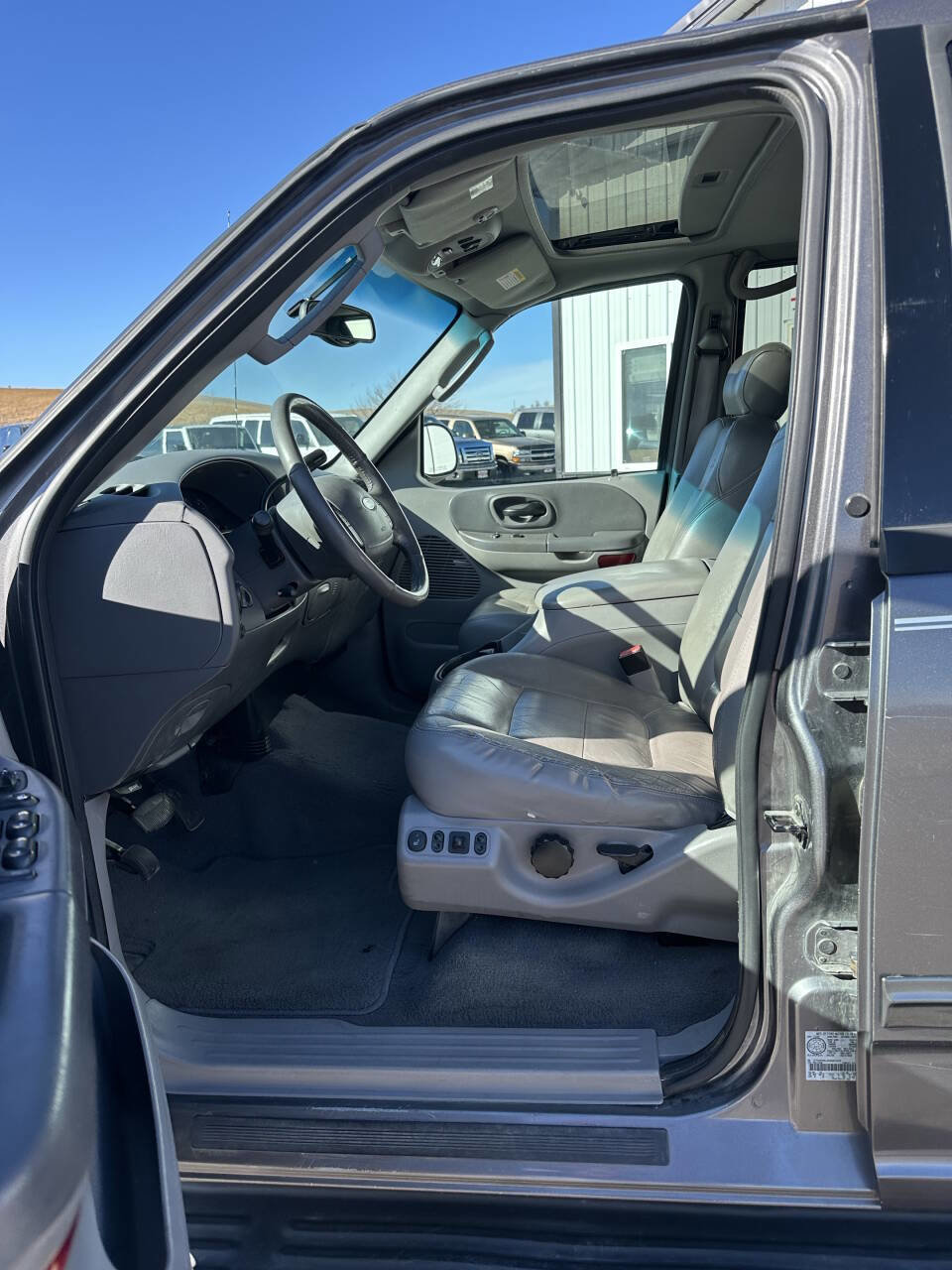 Used 2003 Ford F150 Lariat AWD/4WD image 13