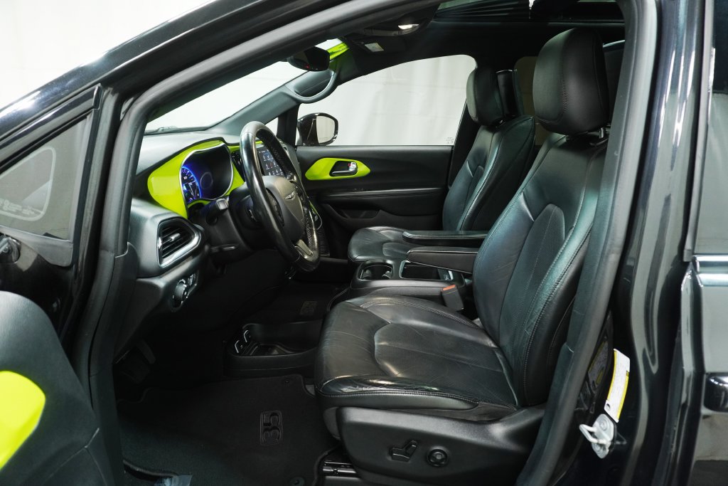 Used 2019 Chrysler Pacifica Touring-L FWD image 13