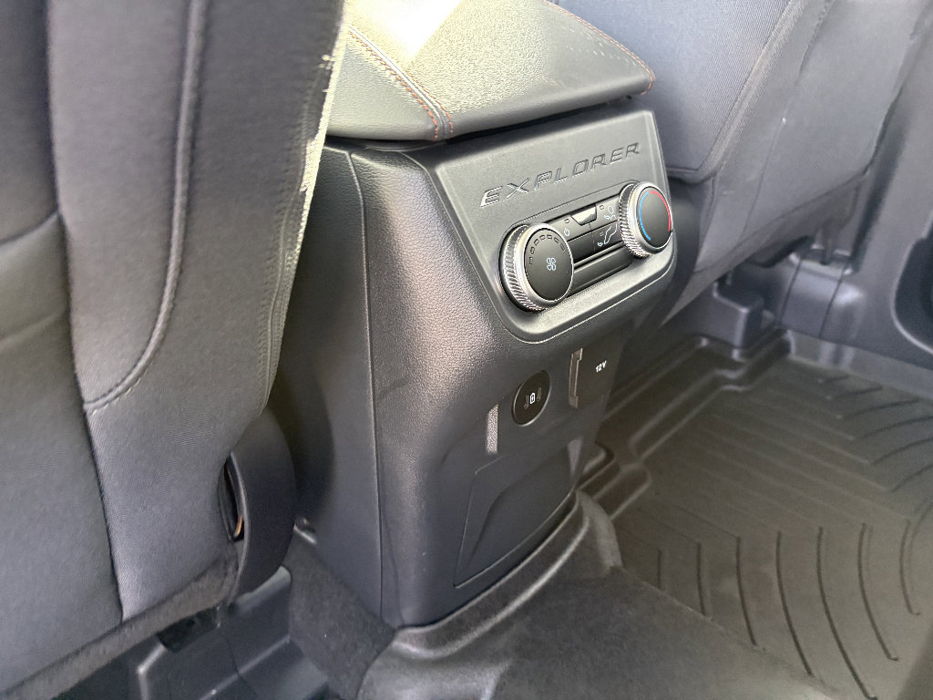 Used 2025 Ford Explorer Active image 18