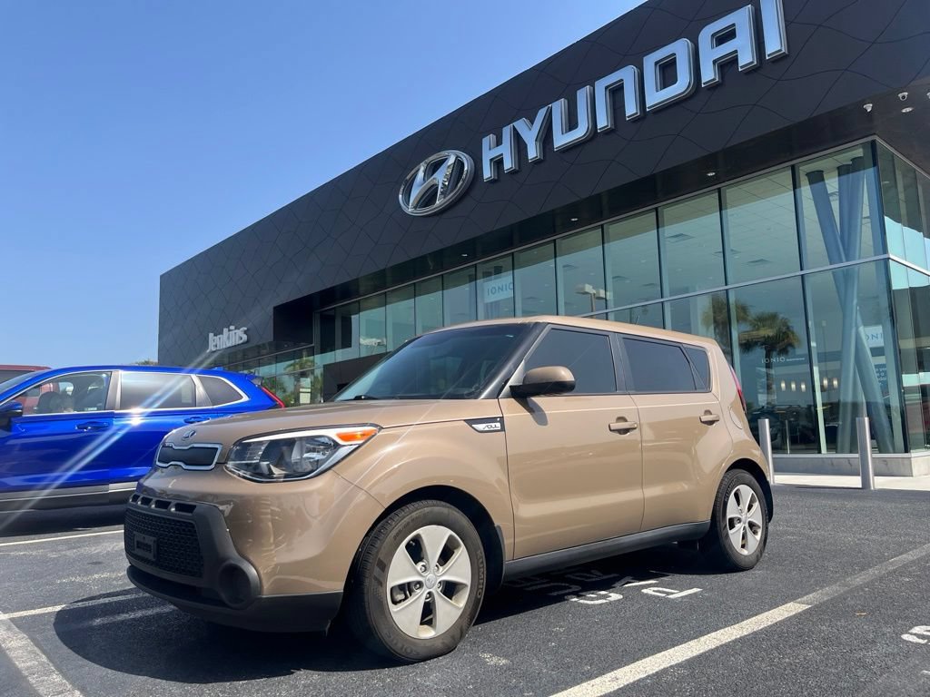 Used 2016 Kia Soul w/ Convenience Package FWD image 1