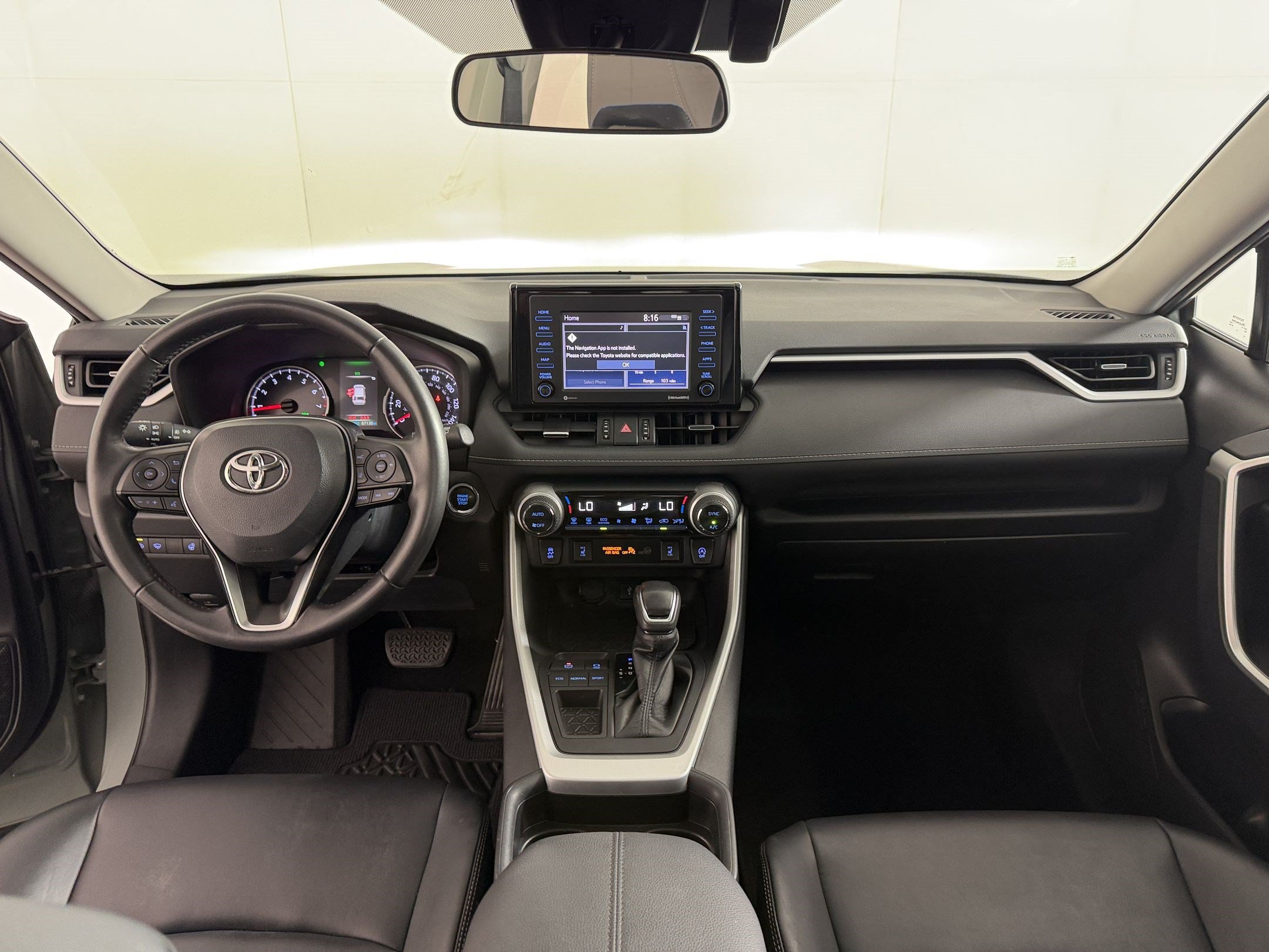Used 2020 Toyota RAV4 XLE Premium FWD image 16