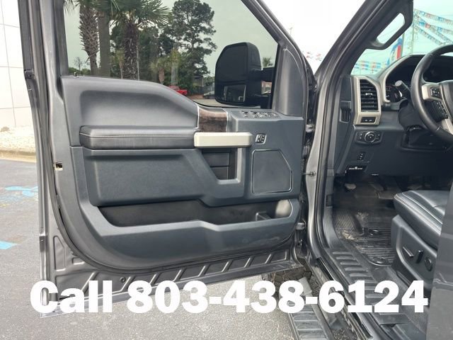 Used 2022 Ford F250 Lariat w/ Black Appearance Package image 4