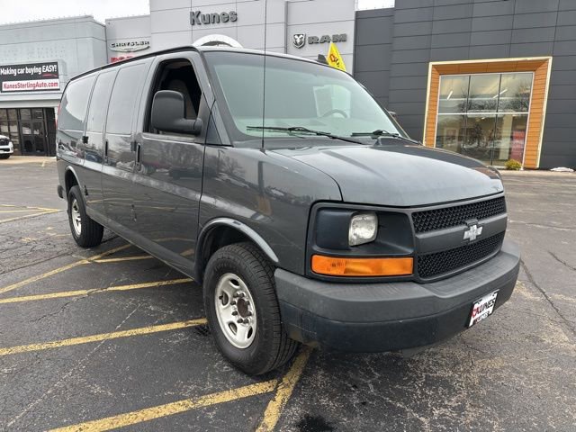 Used 2016 Chevrolet Express 2500 image 2