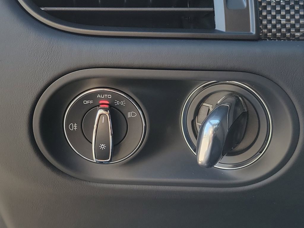 New 2026 Porsche Macan GTS image 40