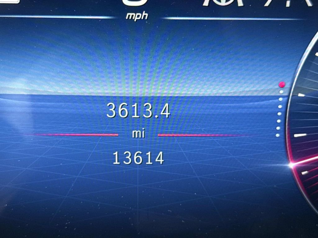 Used 2024 Mercedes-Benz GLC 300 4MATIC image 39