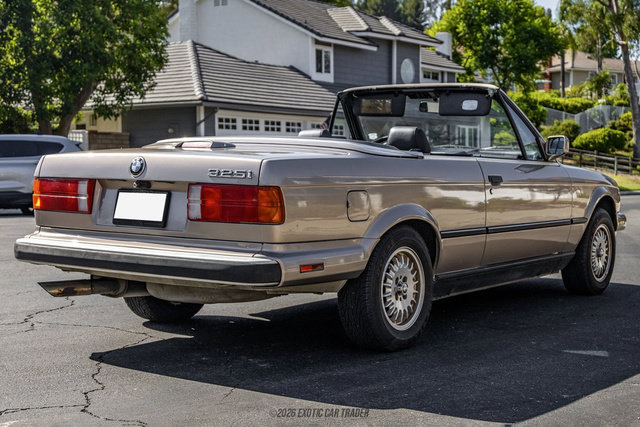 Used 1989 BMW 325i Convertible RWD image 8