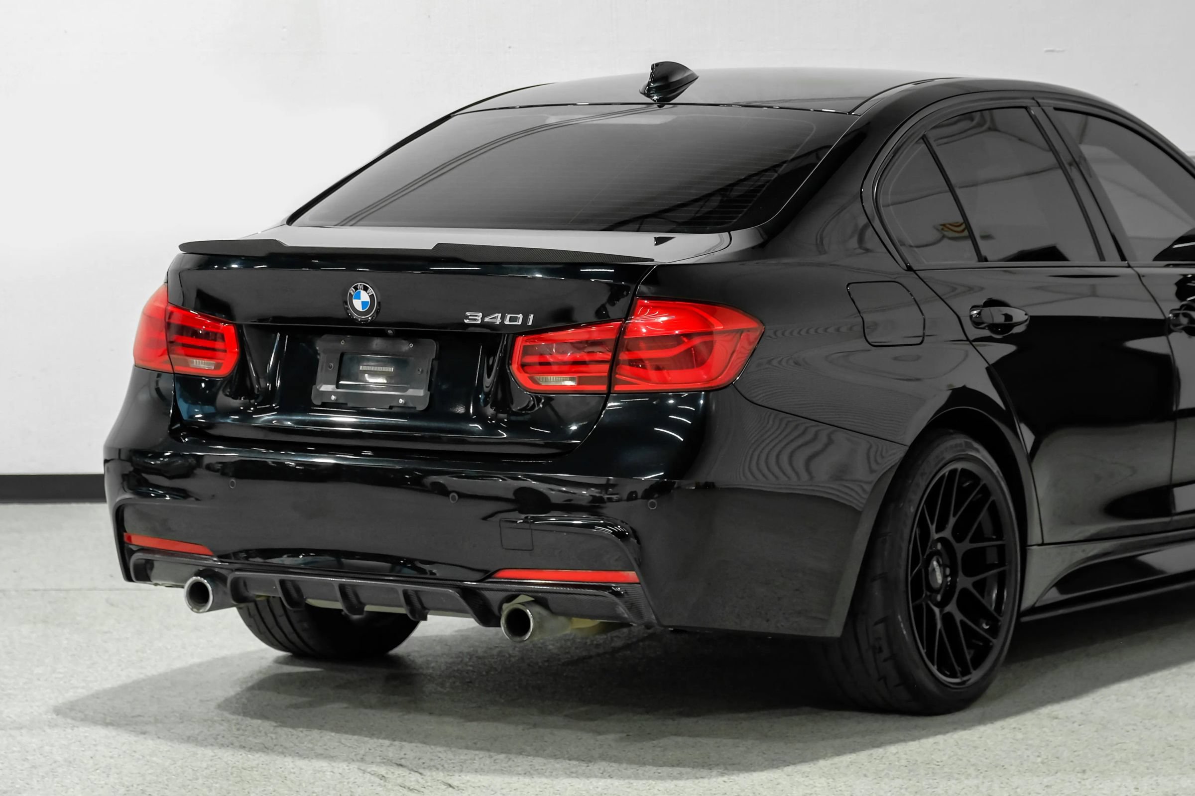 Used 2017 BMW 340i Sedan RWD image 12