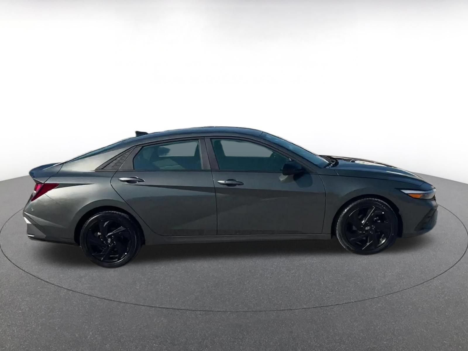 Used 2026 Hyundai Elantra Sport FWD image 16