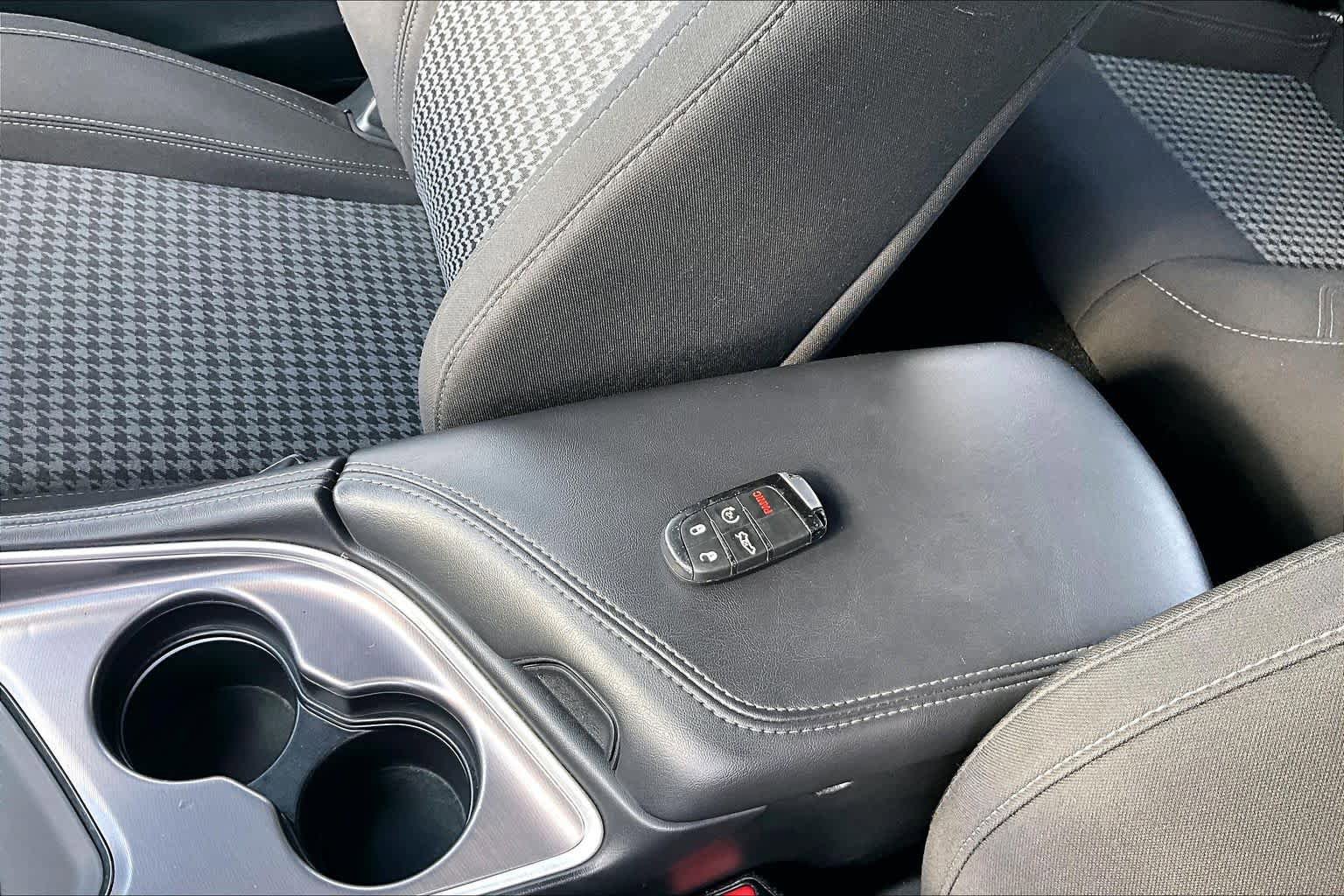 Used 2020 Dodge Challenger SXT w/ Driver Convenience Group RWD image 13