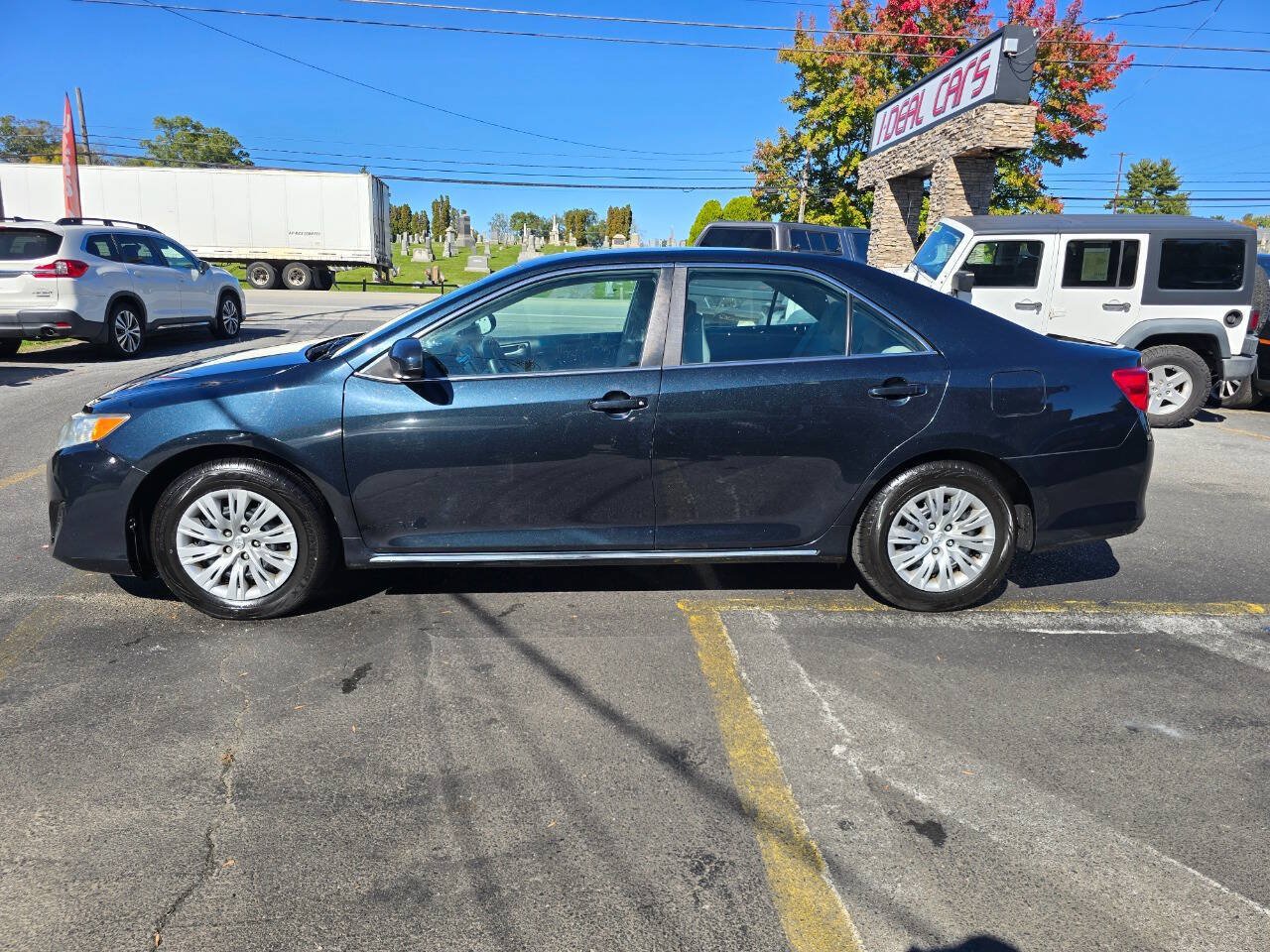 Used 2013 Toyota Camry LE FWD image 6