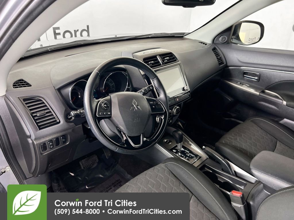 Used 2021 Mitsubishi Outlander Sport SE image 3