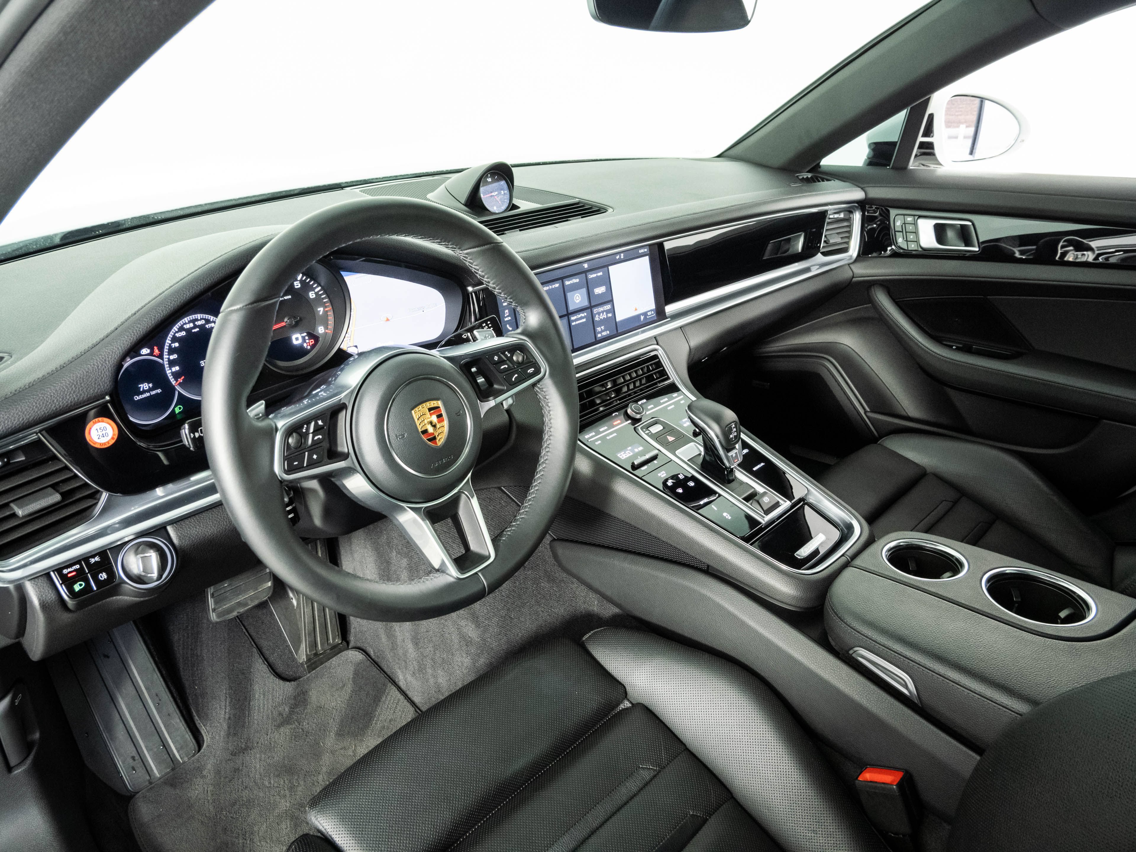 Used 2019 Porsche Panamera 4 AWD/4WD image 4