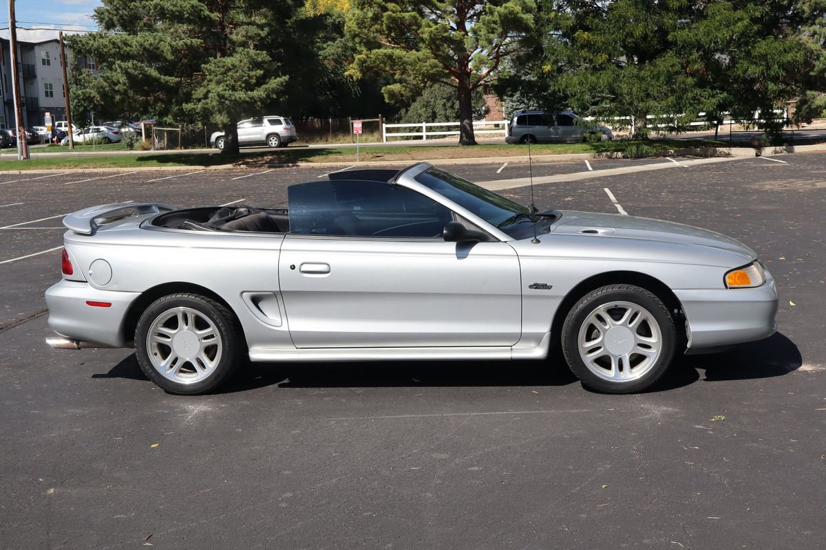 Used 1998 Ford Mustang GT image 3
