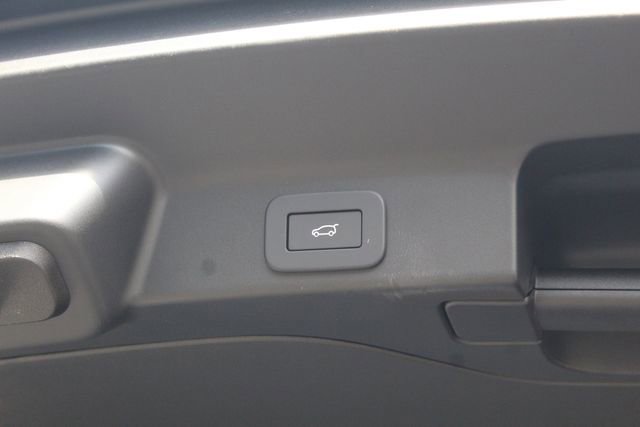 New 2026 Jaguar F-PACE R-Dynamic S image 13