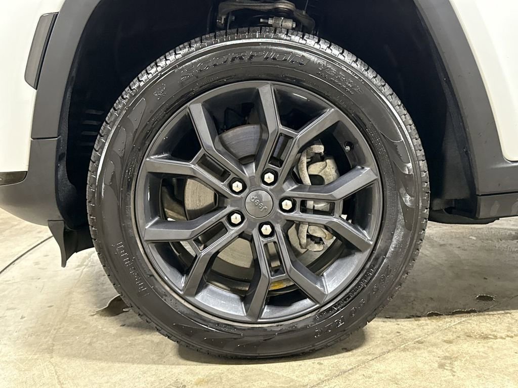 Used 2025 Jeep Grand Cherokee L Limited w/ Trailer Tow Package image 29