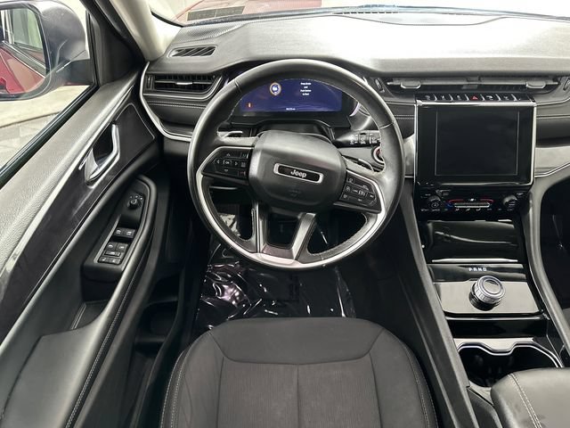Used 2023 Jeep Grand Cherokee Laredo AWD/4WD image 6