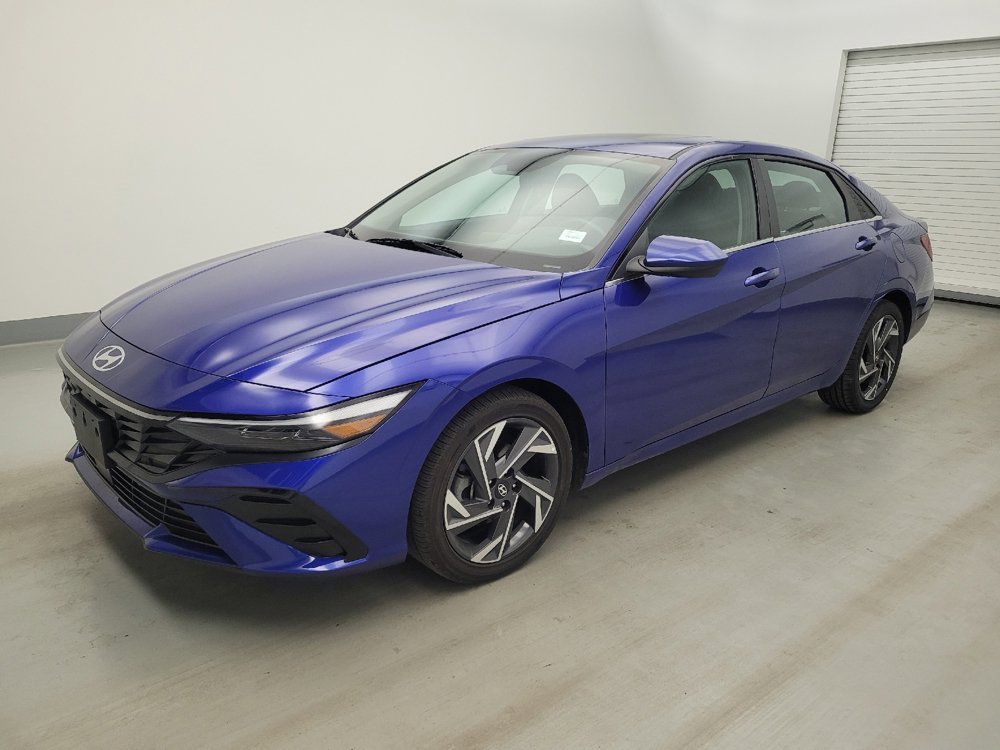 Used 2025 Hyundai Elantra SEL FWD image 2
